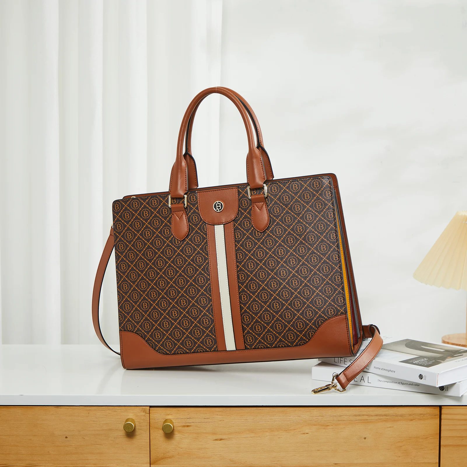 Stroud Vintage Leather Briefcase — Fashion Round - Image 9