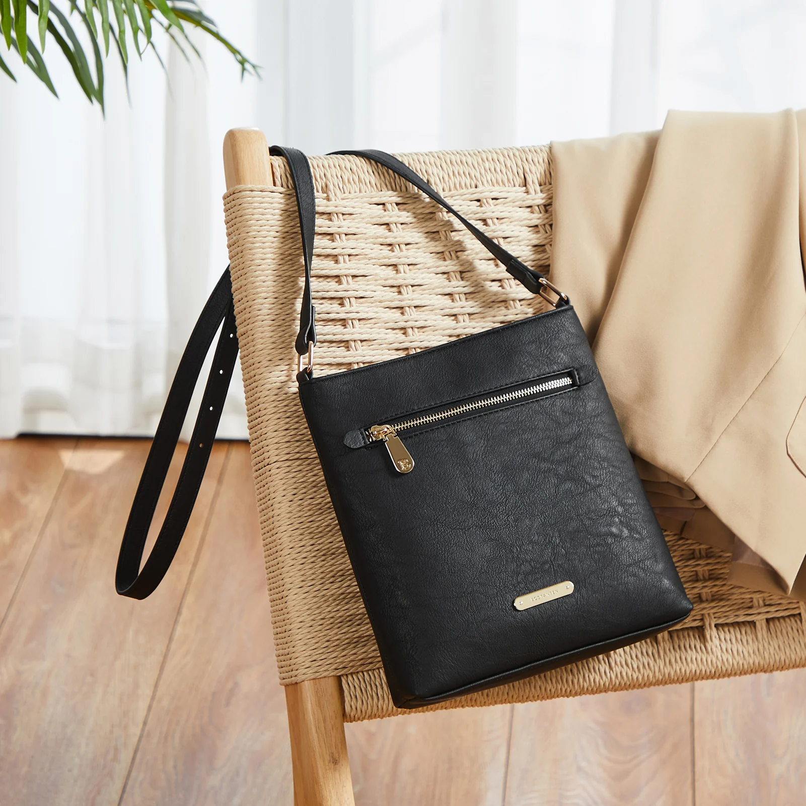 Lotty Keep Your Essentials Secure with a Crossbody Bag with Zipper - Image 17