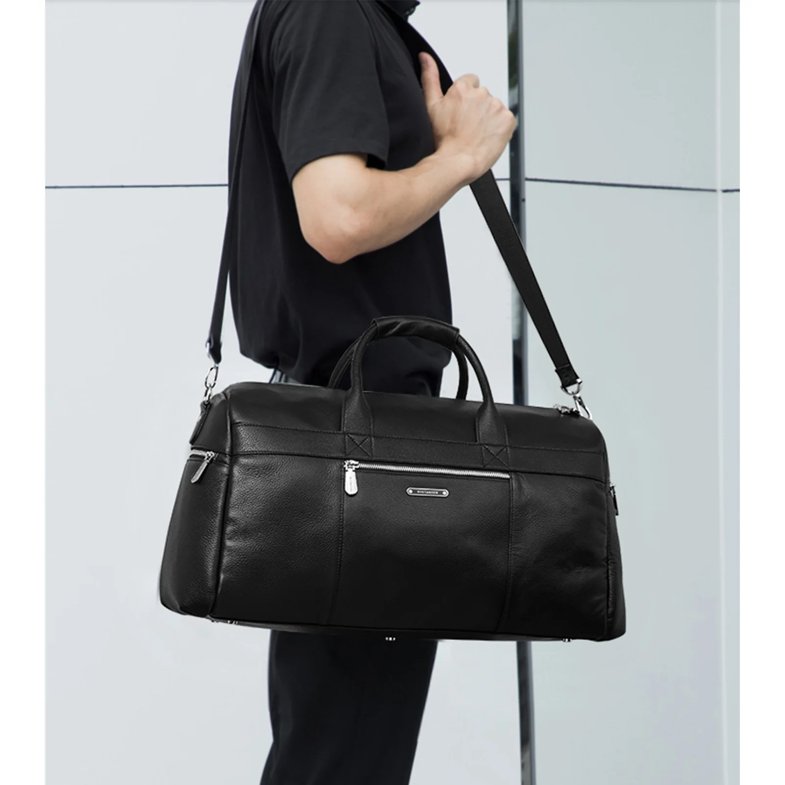 Vixen Upgrade Your Travel Style with our Designer Men's Duffle Bag - Image 9