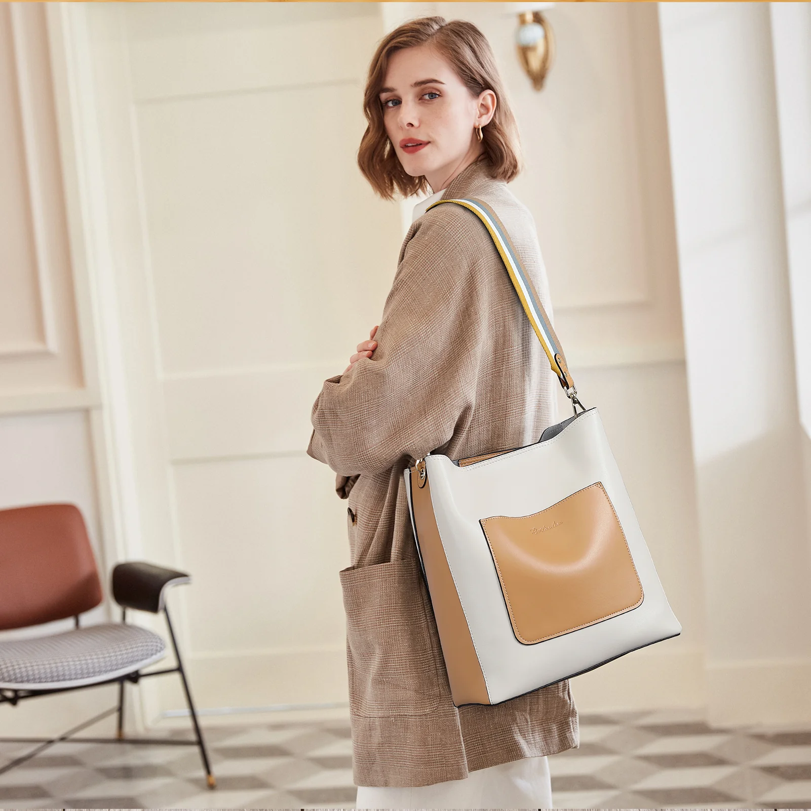 Lotty Luxurious Women's Leather Hobo Handbag - Handcrafted with Attention to Detail - Image 11