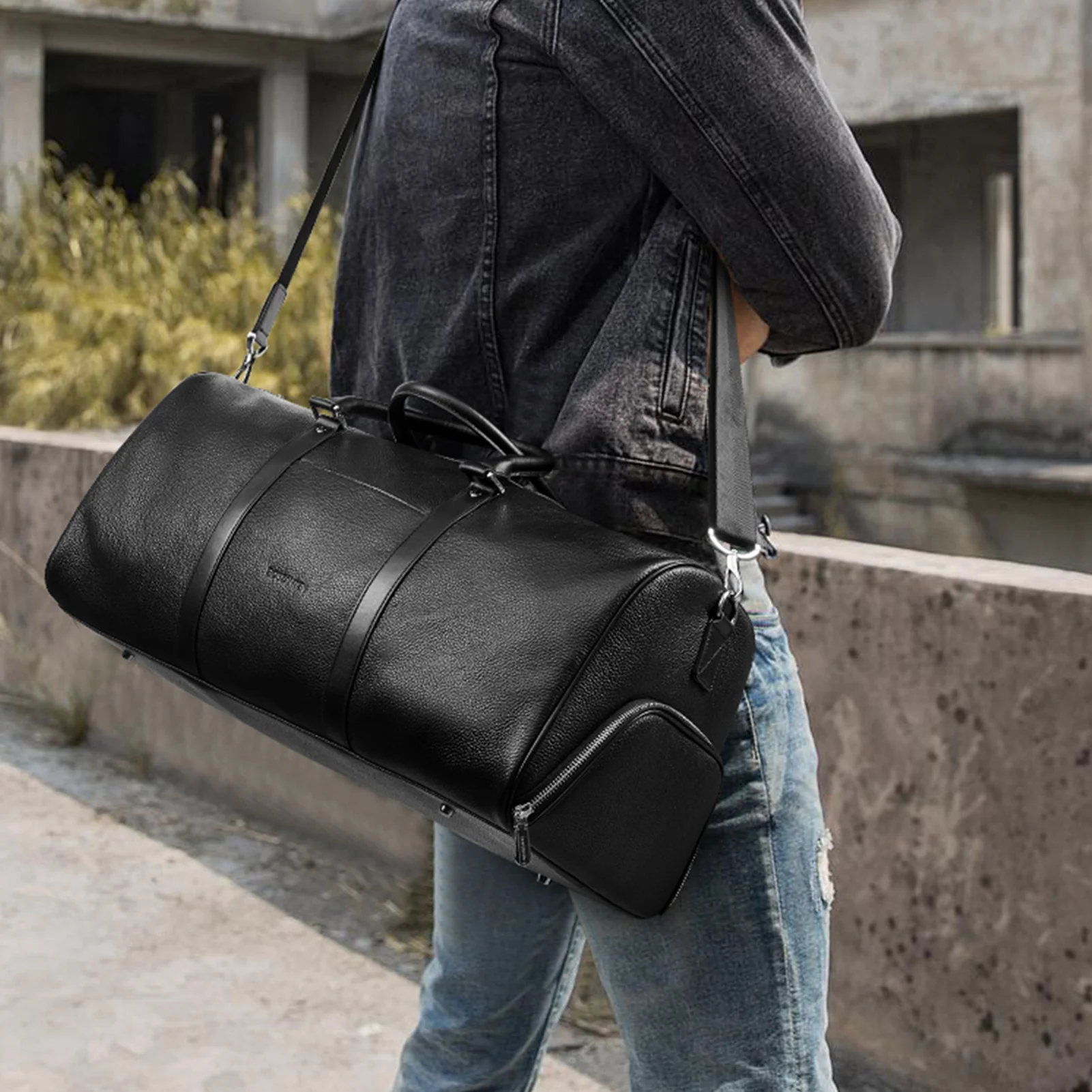 Vixen Oversized Leather Duffle Bag With Shoes Compartment - Image 3