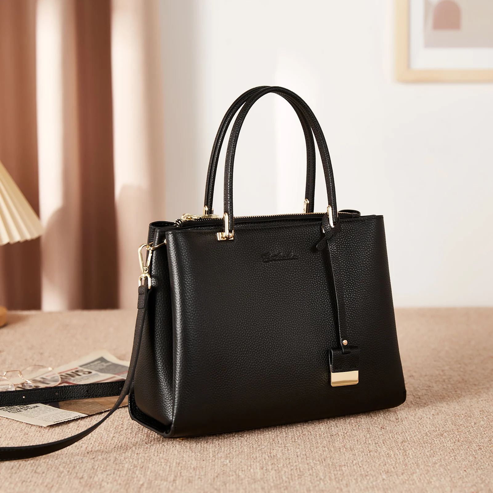 Cruze Designer Soft Leather Handbag: Timeless Style - Image 7
