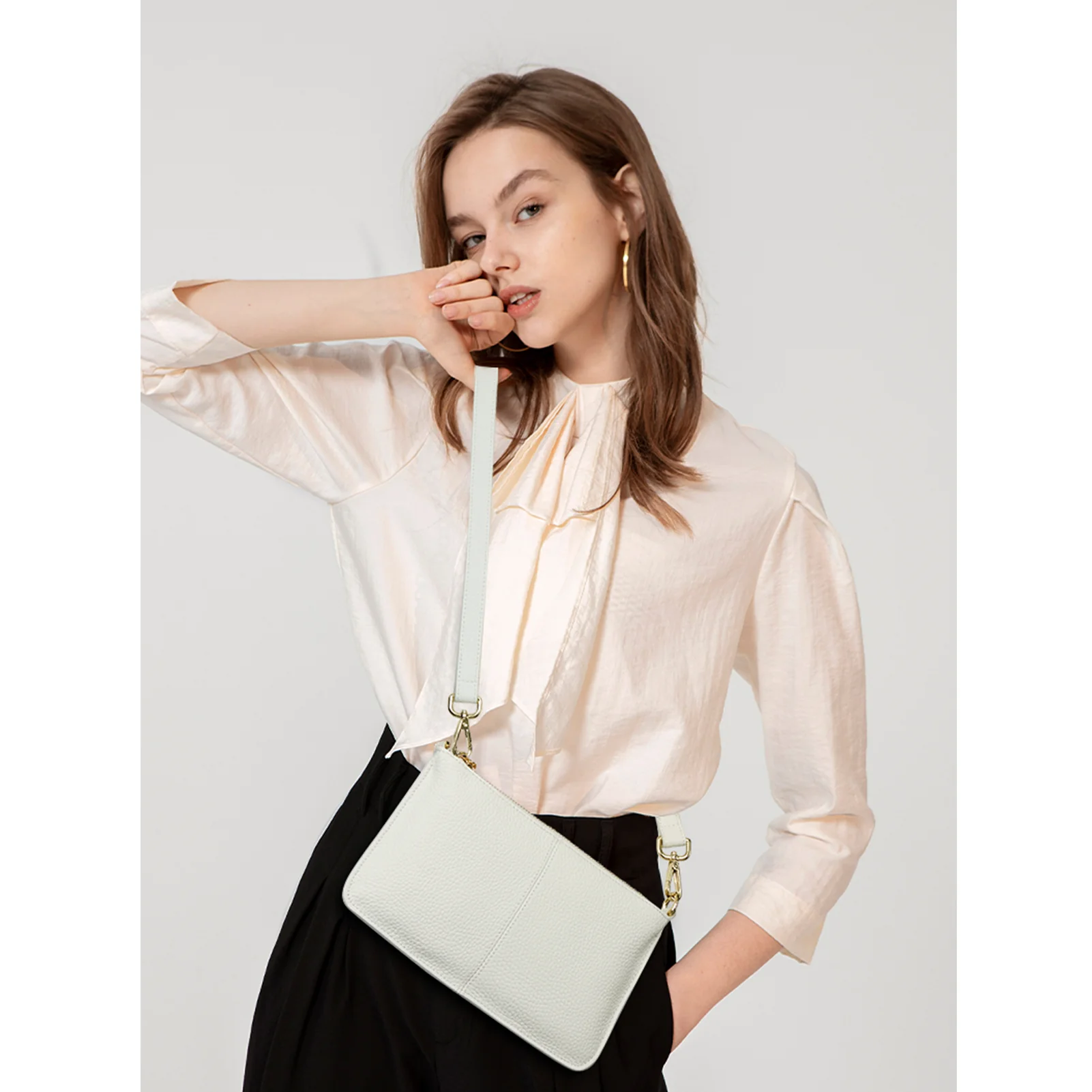 Nola Chic and Convenient - The Wristlet Clutch Purse - Image 11