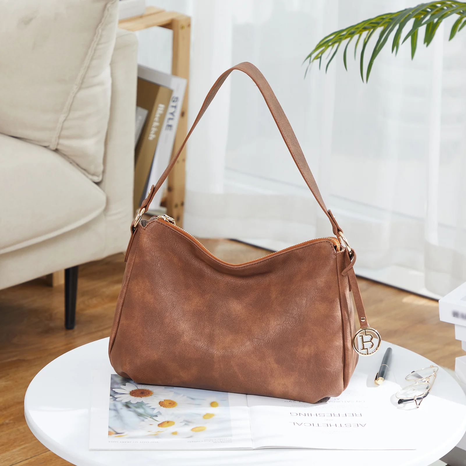Kweli Hobo Shoulder Handbag - Pebble Leather - Image 22
