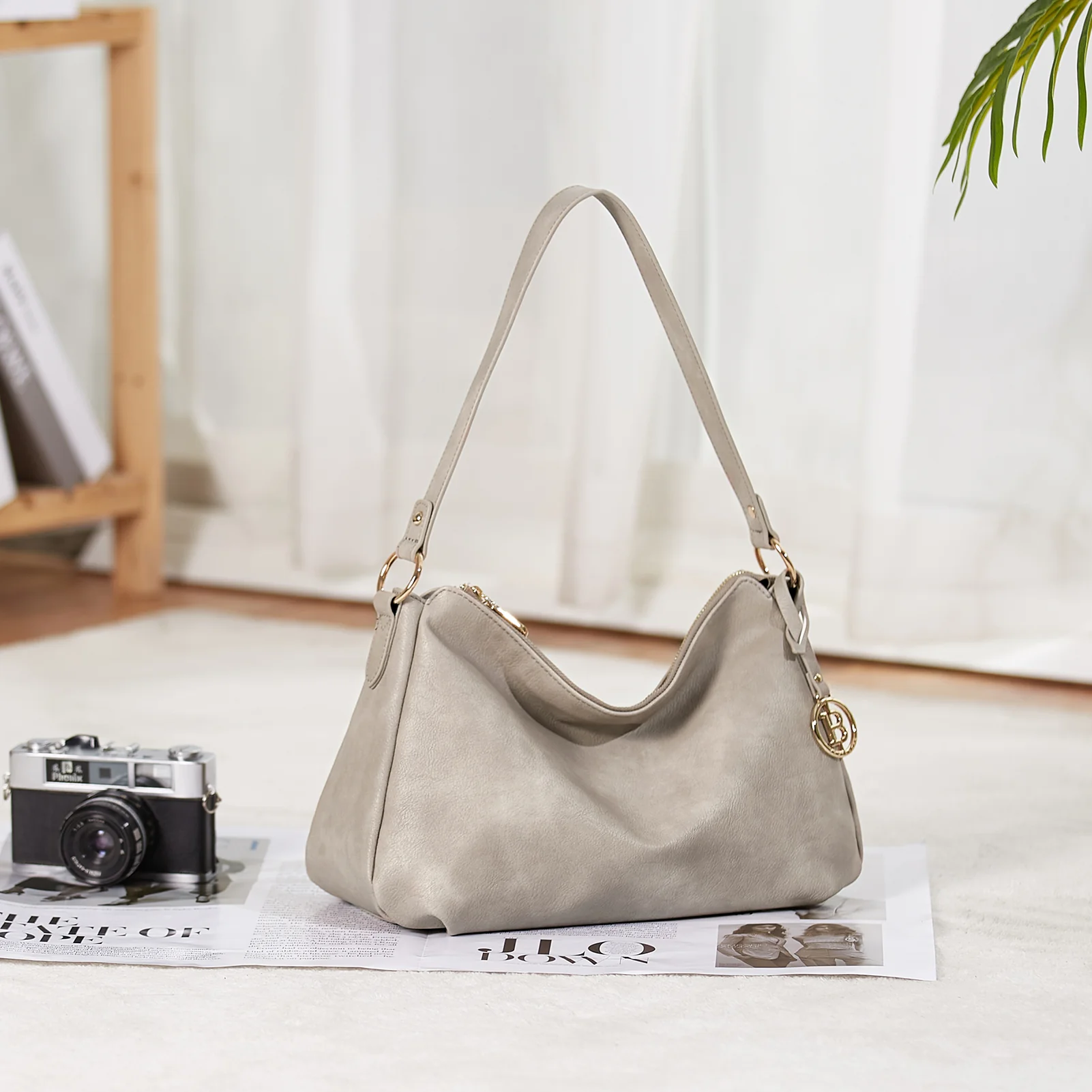 Kweli Hobo Shoulder Handbag - Pebble Leather - Image 37