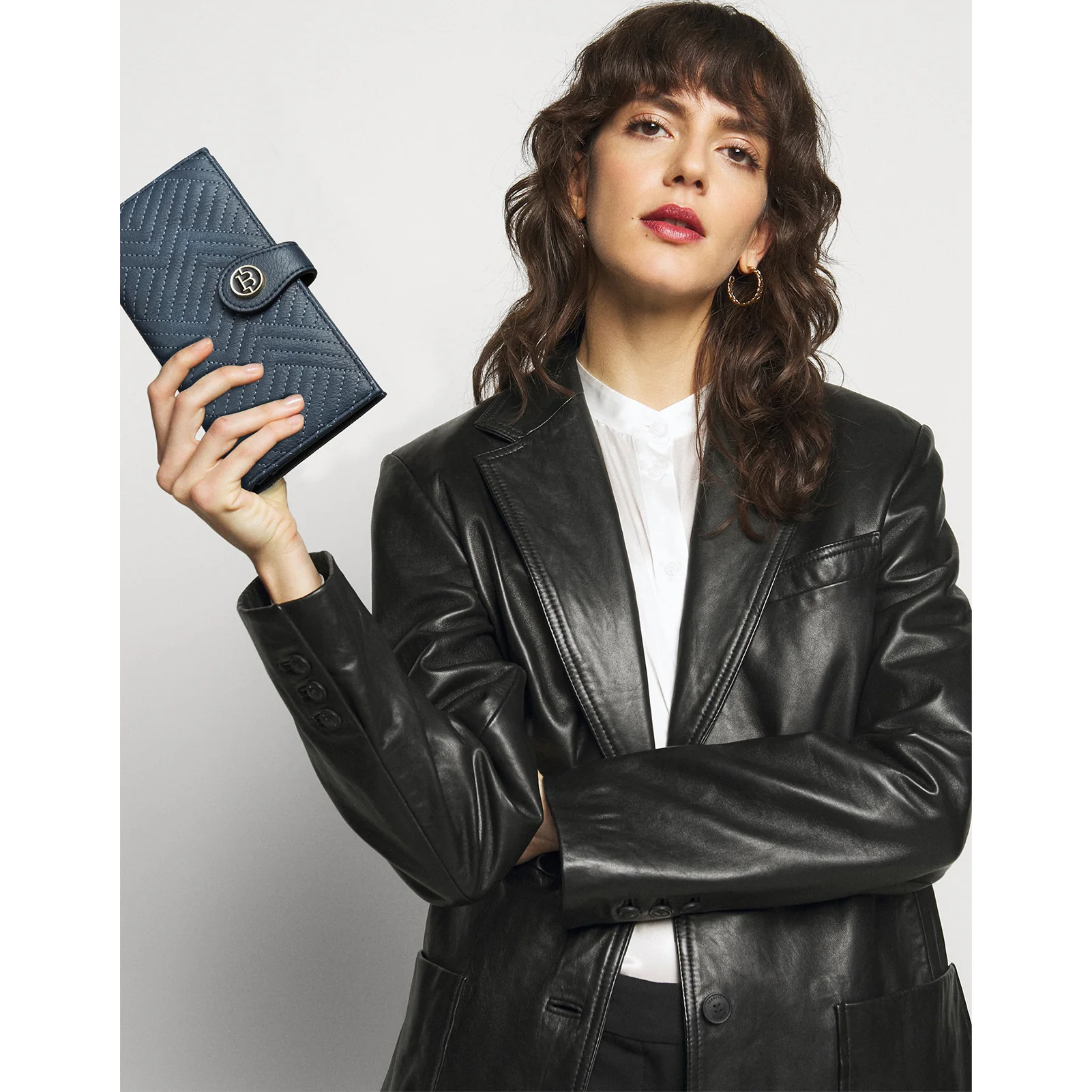 Luna Slim Quilted Leather Bifold Card Wallet - Image 24