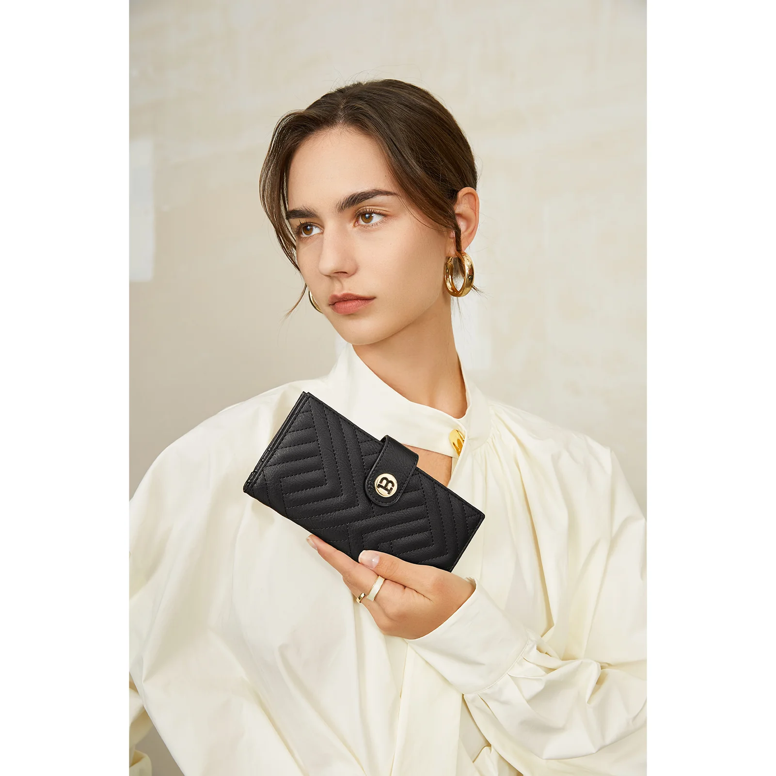 Luna Slim Quilted Leather Bifold Card Wallet - Image 9