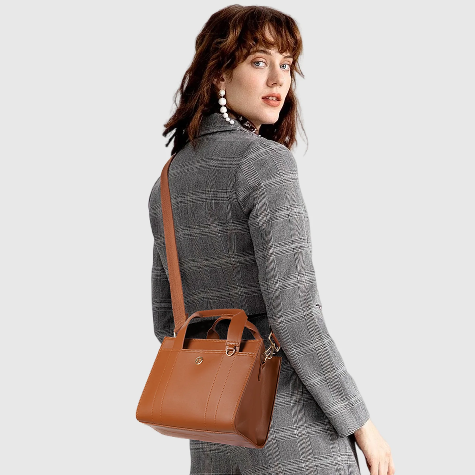 Nevin 11‘’ Leather Satchel - Versatile Crossbody - Image 9