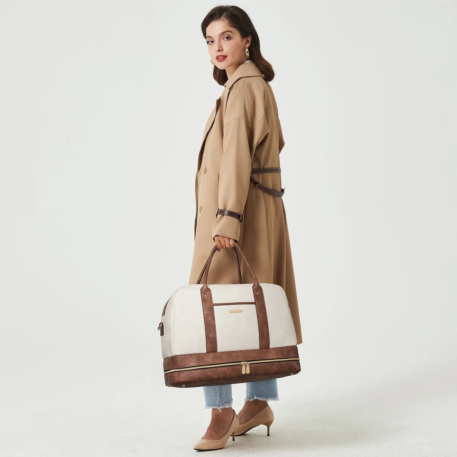 Zenobe Chic and Practical: Women's Leather Travel Duffle Bag for Every Trip - Image 3