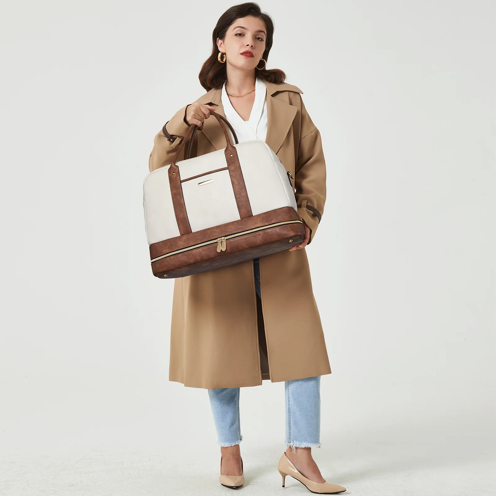 Zenobe Chic and Practical: Women's Leather Travel Duffle Bag for Every Trip - Image 4