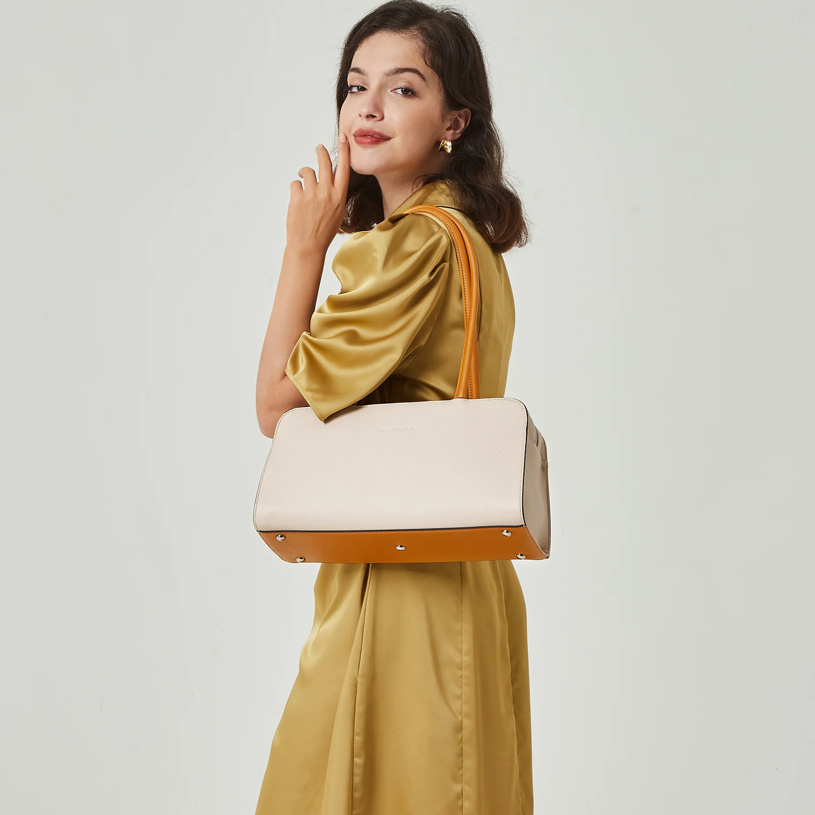 Otilia Functional and Fashionable Leather Shoulder Bag for Ladies - Image 22