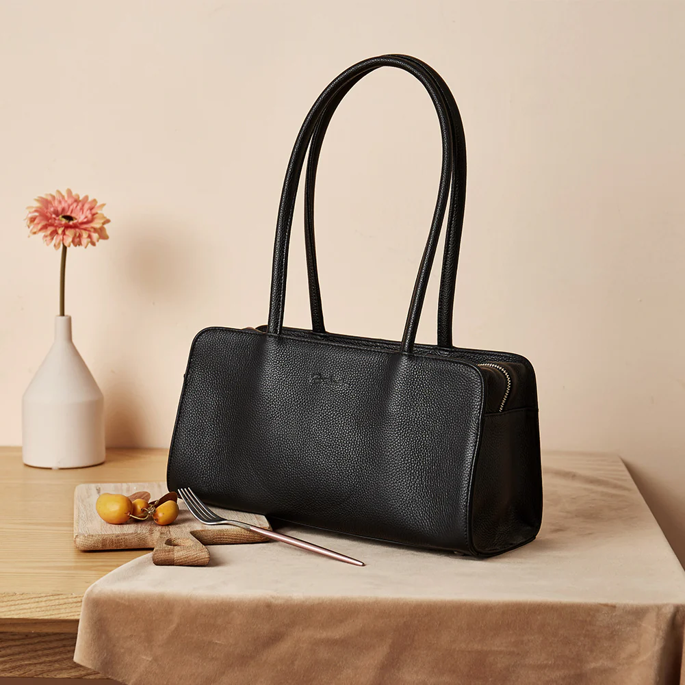 Otilia Functional and Fashionable Leather Shoulder Bag for Ladies - Image 3