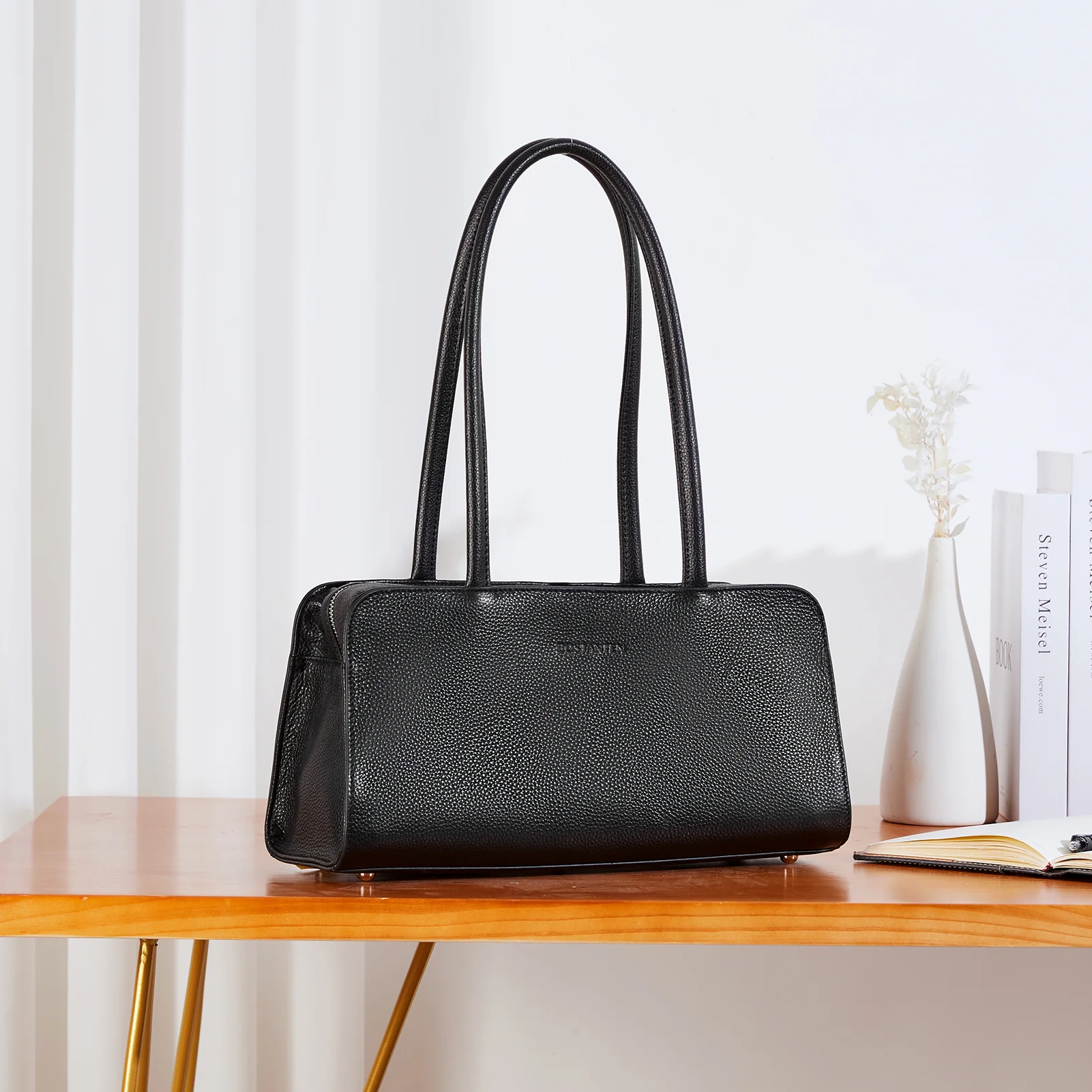 Otilia Functional and Fashionable Leather Shoulder Bag for Ladies - Image 5