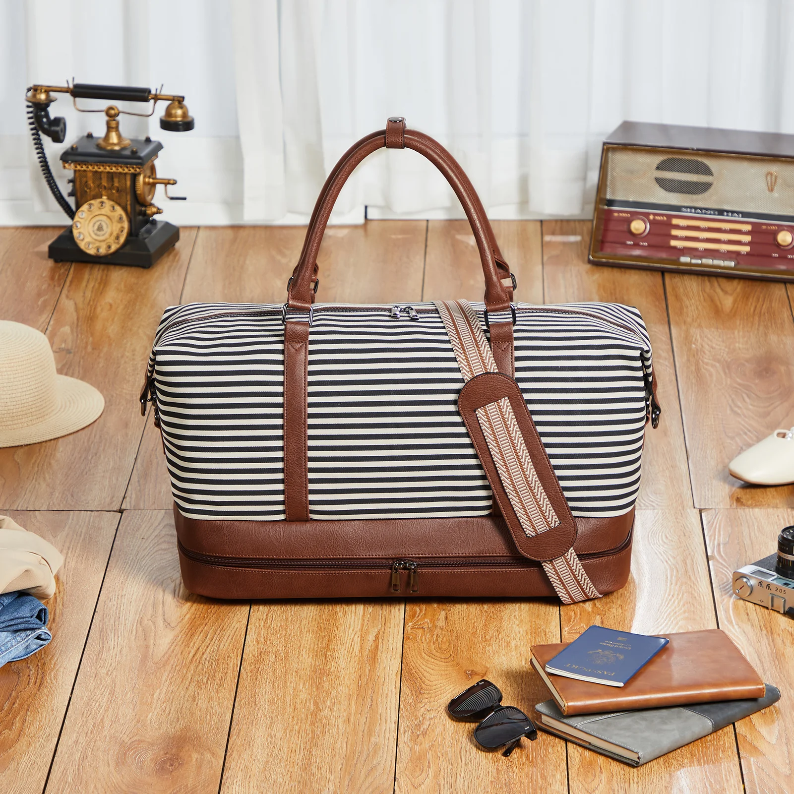 Zenobe Canvas Weekender Bag for Women - Image 12
