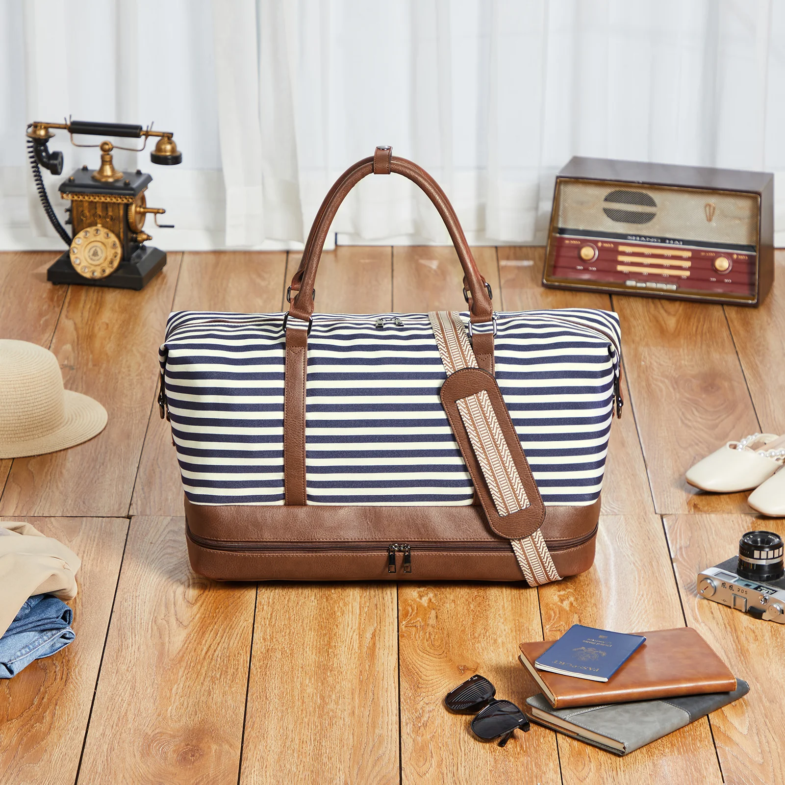 Zenobe Canvas Weekender Bag for Women - Image 21