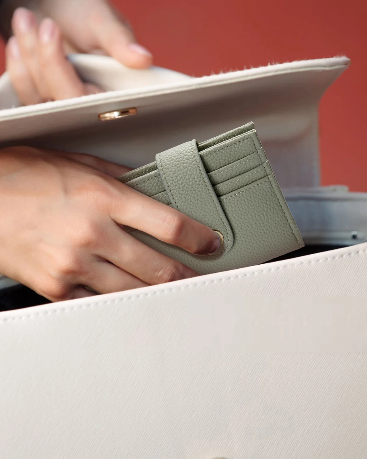 Lomy Slim Bifold Wallet – RFID Card Holder with Double Snap Closure - Image 46