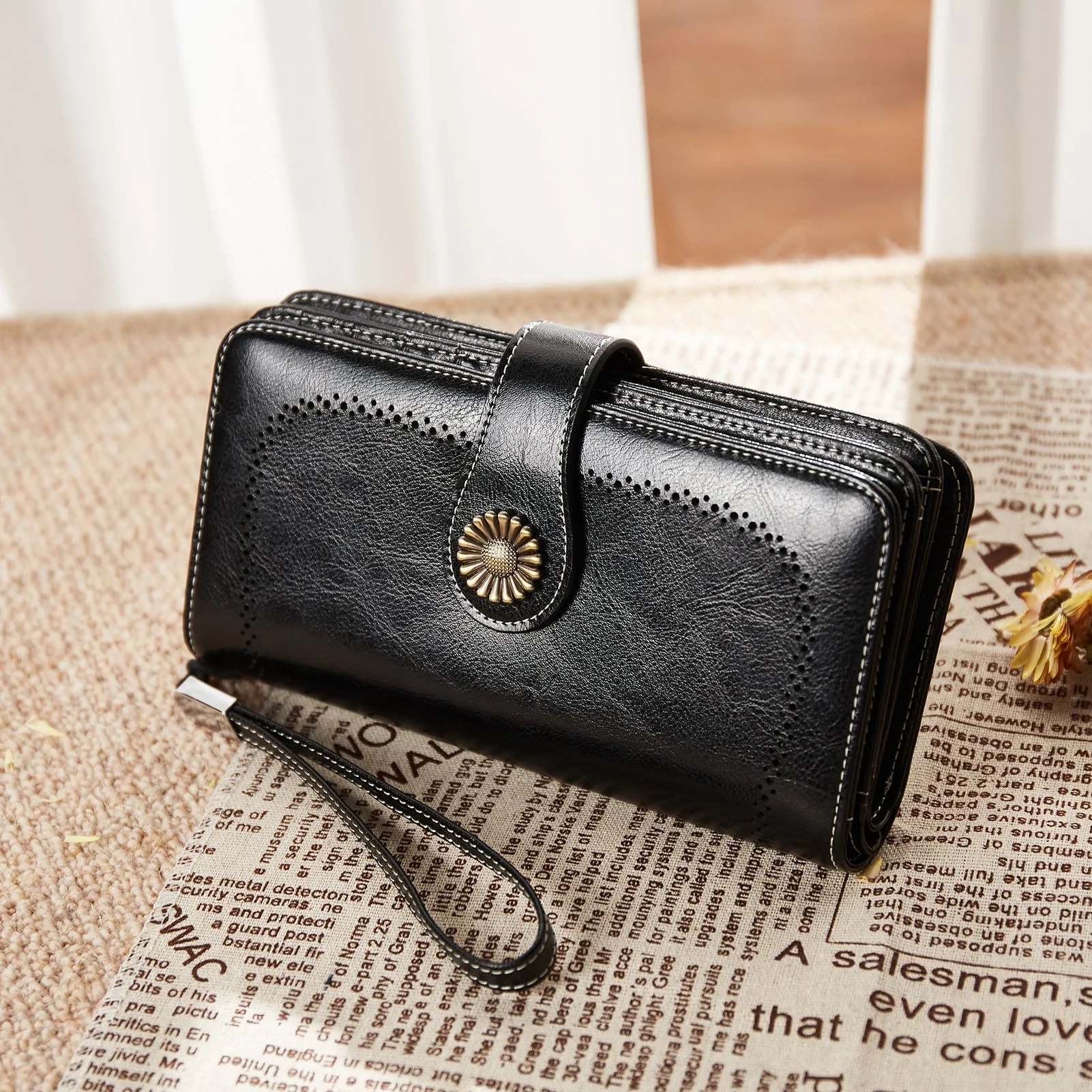 Lomy Leather Wallet For Women With Wristlet - Black - Image 7