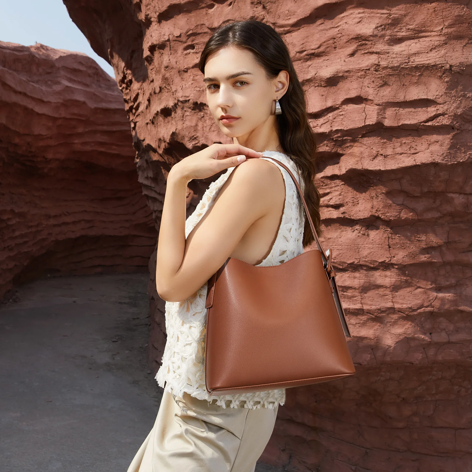 Lotty Soft Leather Chic Bucket Bag - Image 9