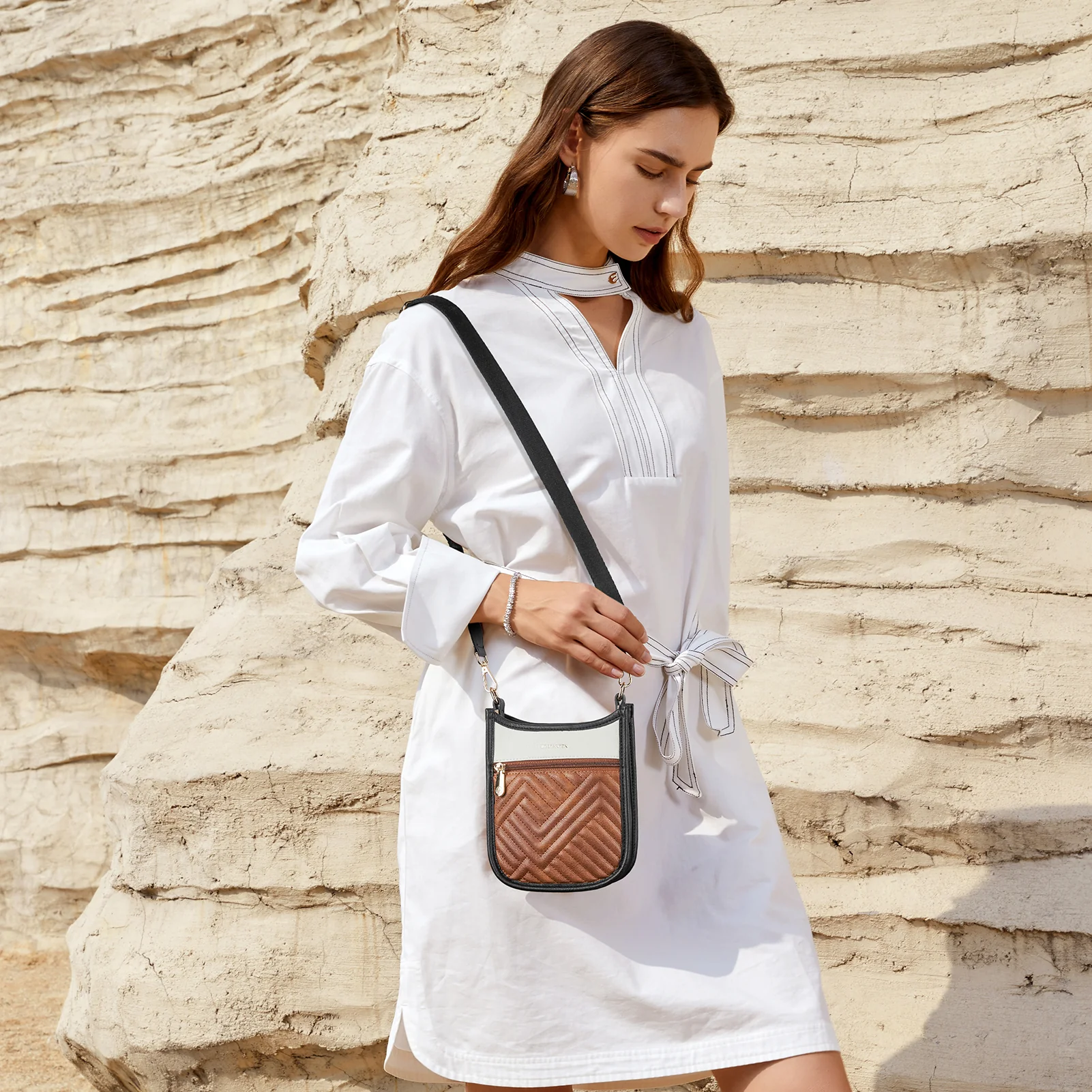 Quilted Leather Crossbody Phone Purse - Image 16